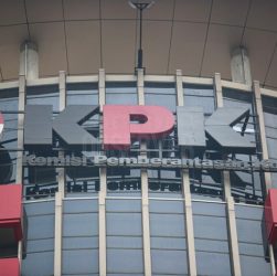 CHUTOGEL - OTT KPK Pekanbaru:  Informasi lengkap tentang OTT KPK di Pekanbaru